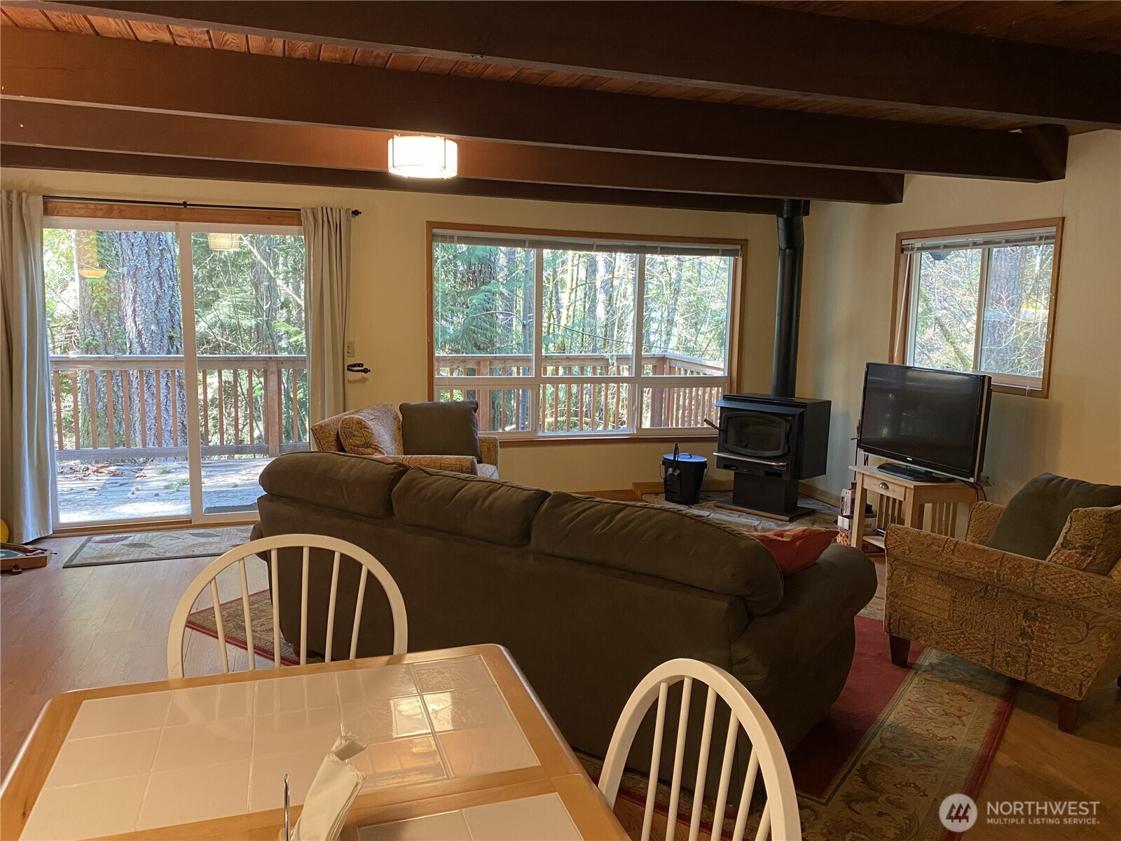 331 N Wynoochee Drive Property Photo 8