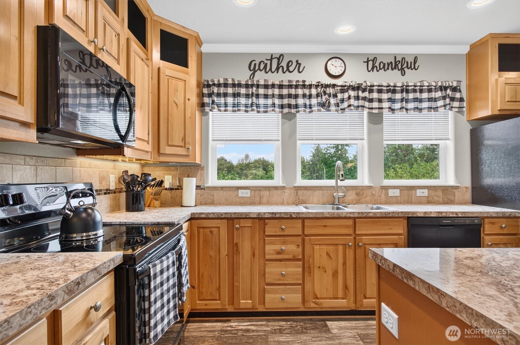 453 Haywire Road Property Photo 10