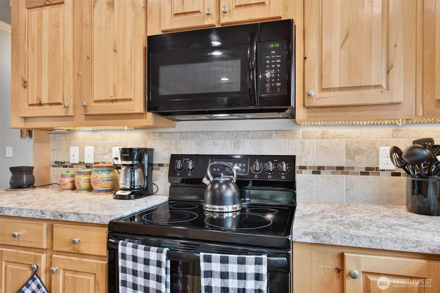 453 Haywire Road Property Photo 12