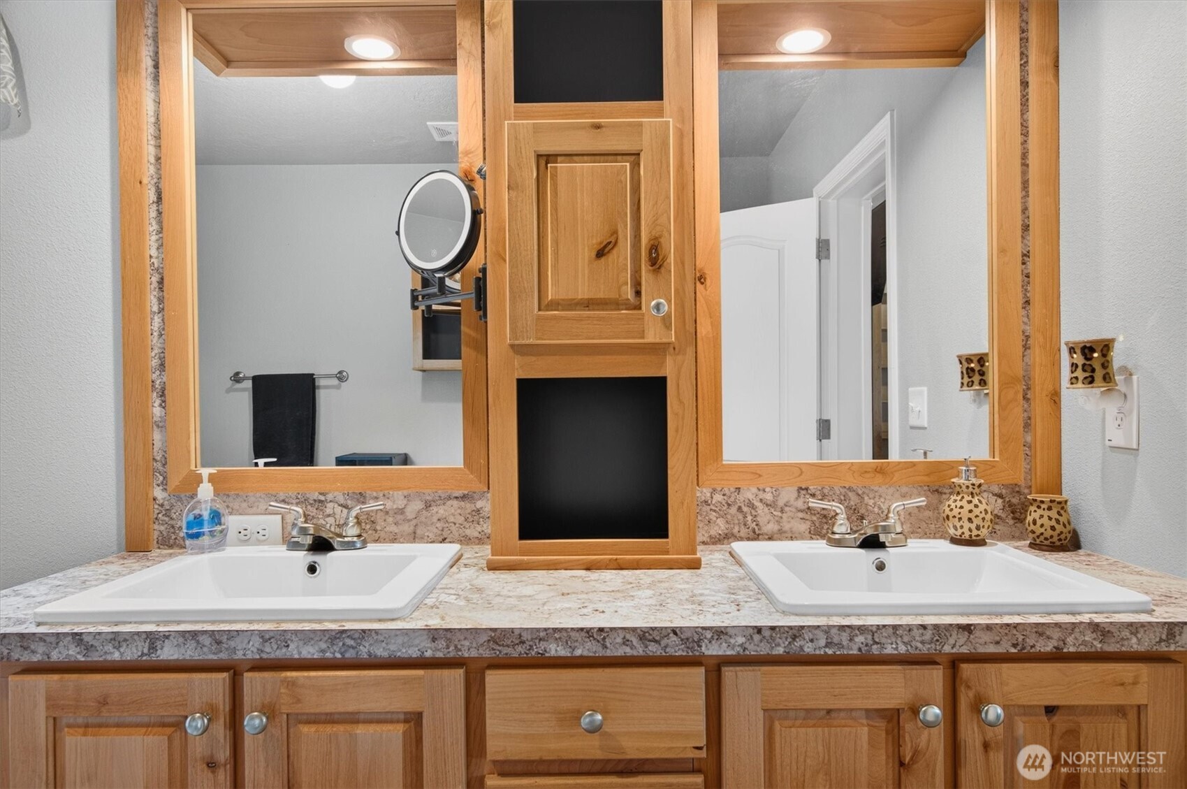 453 Haywire Road Property Photo 18