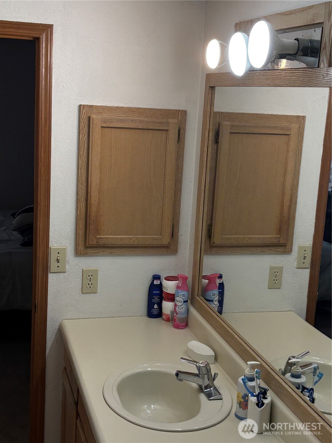 415 Spring Circle Property Photo 7