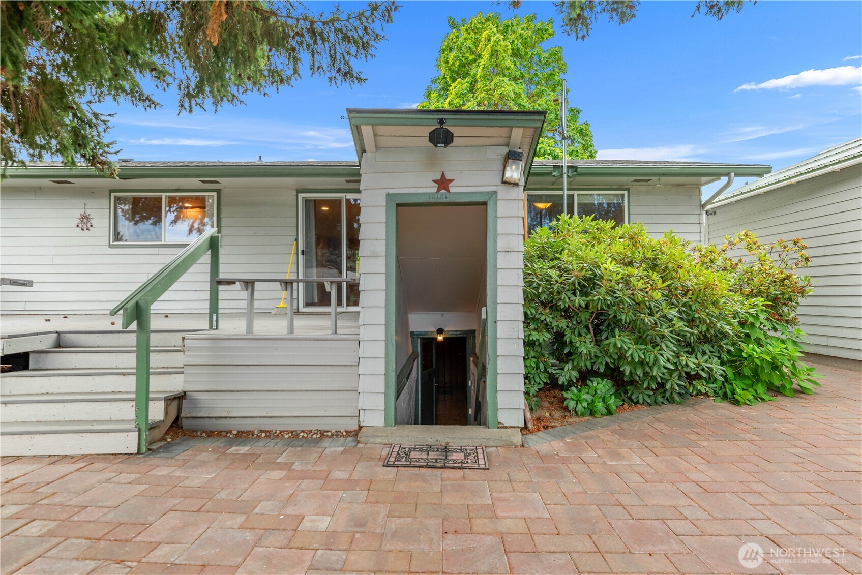 1216 4th Street Property Photo 6