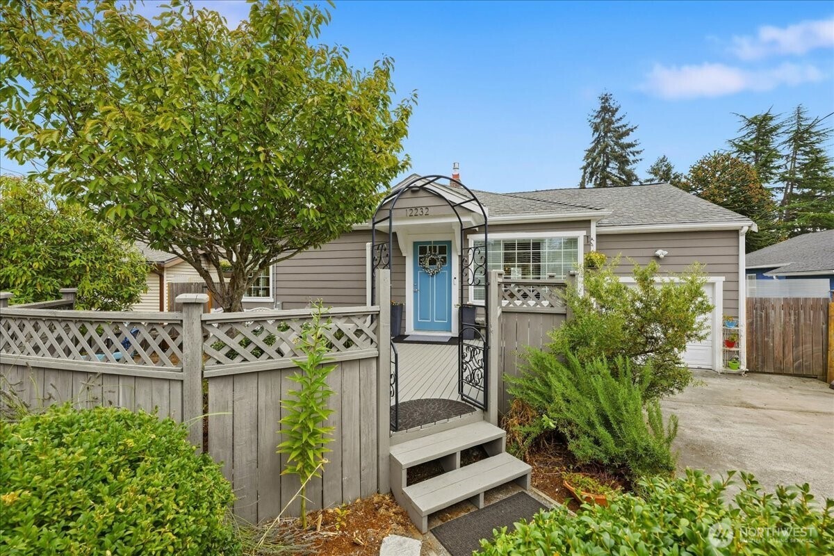 12232 Fremont Avenue Property Photo 1