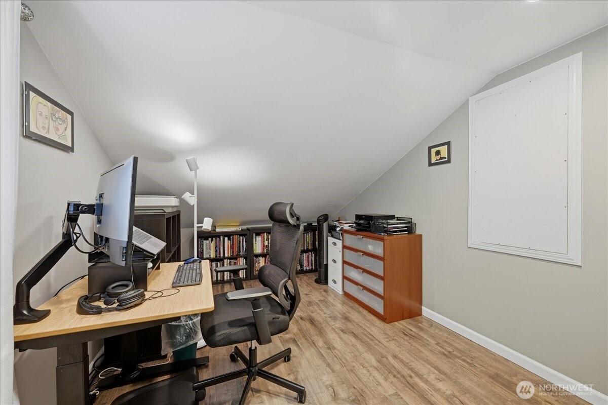 12232 Fremont Avenue Property Photo 9