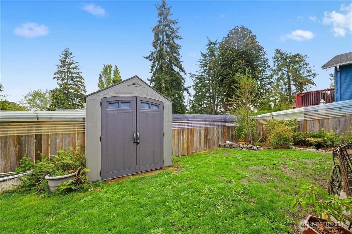 12232 Fremont Avenue Property Photo 32