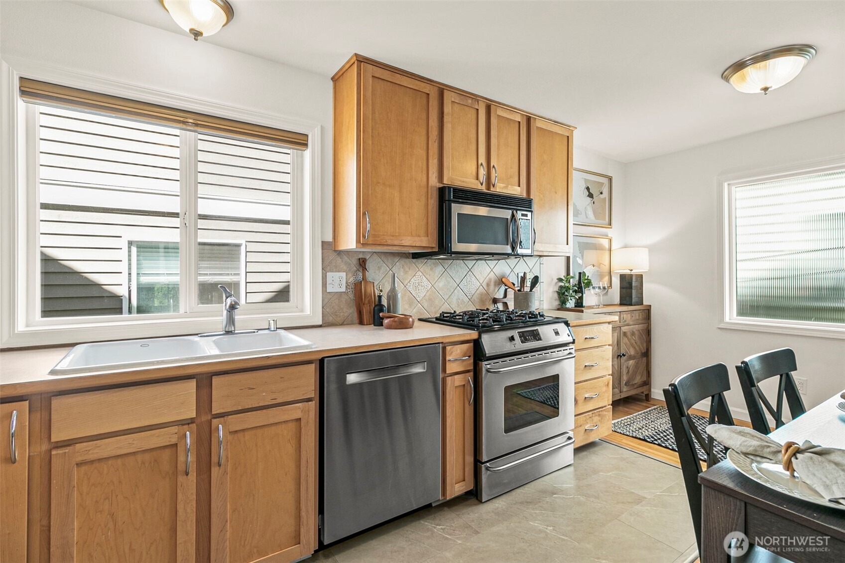 158 15th Avenue B Property Photo 6