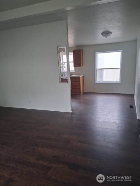 915 Union Mills Road 11 Property Photo 3