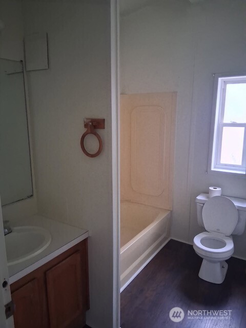 915 Union Mills Road 11 Property Photo 6