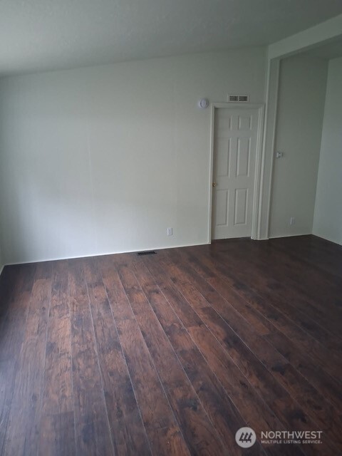 915 Union Mills Road 11 Property Photo 7