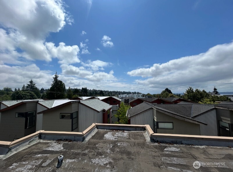 5916 California Avenue Property Photo 4
