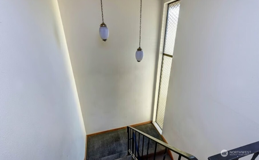 5916 California Avenue Property Photo 7