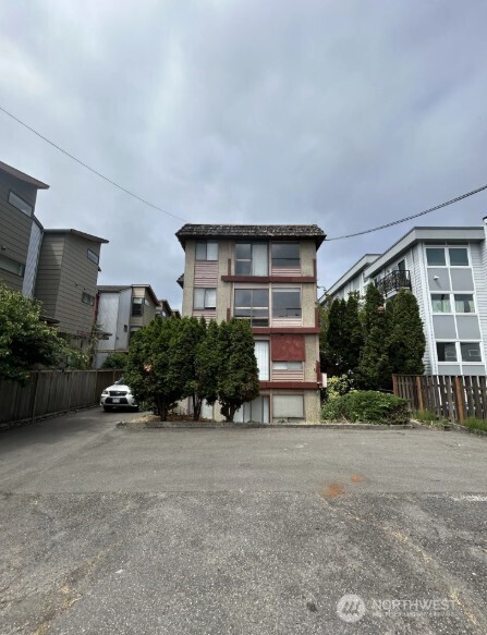 5916 California Avenue Property Photo 16