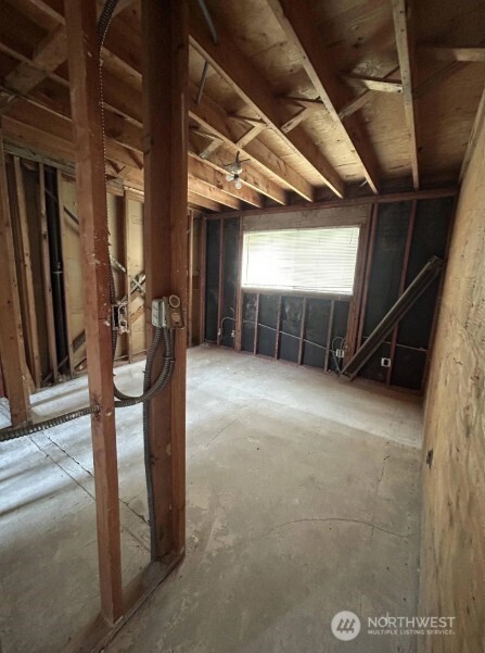 5916 California Avenue Property Photo 22