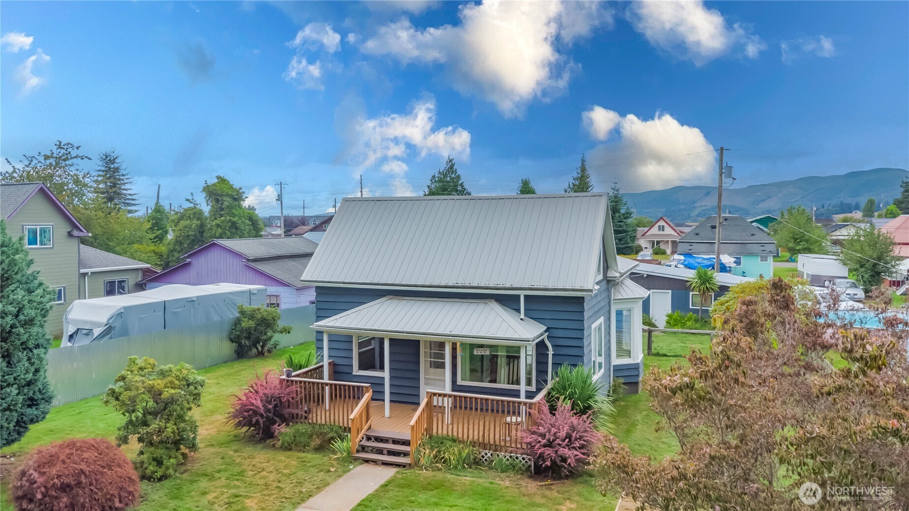 209 E Cowlitz Street Property Photo 3