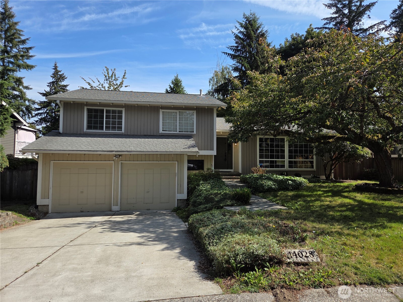 14028 92nd Place Property Photo 2