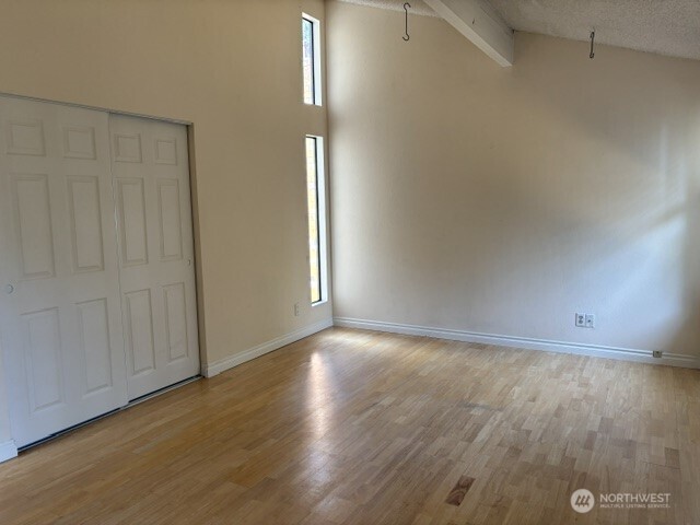 14028 92nd Place Property Photo 8