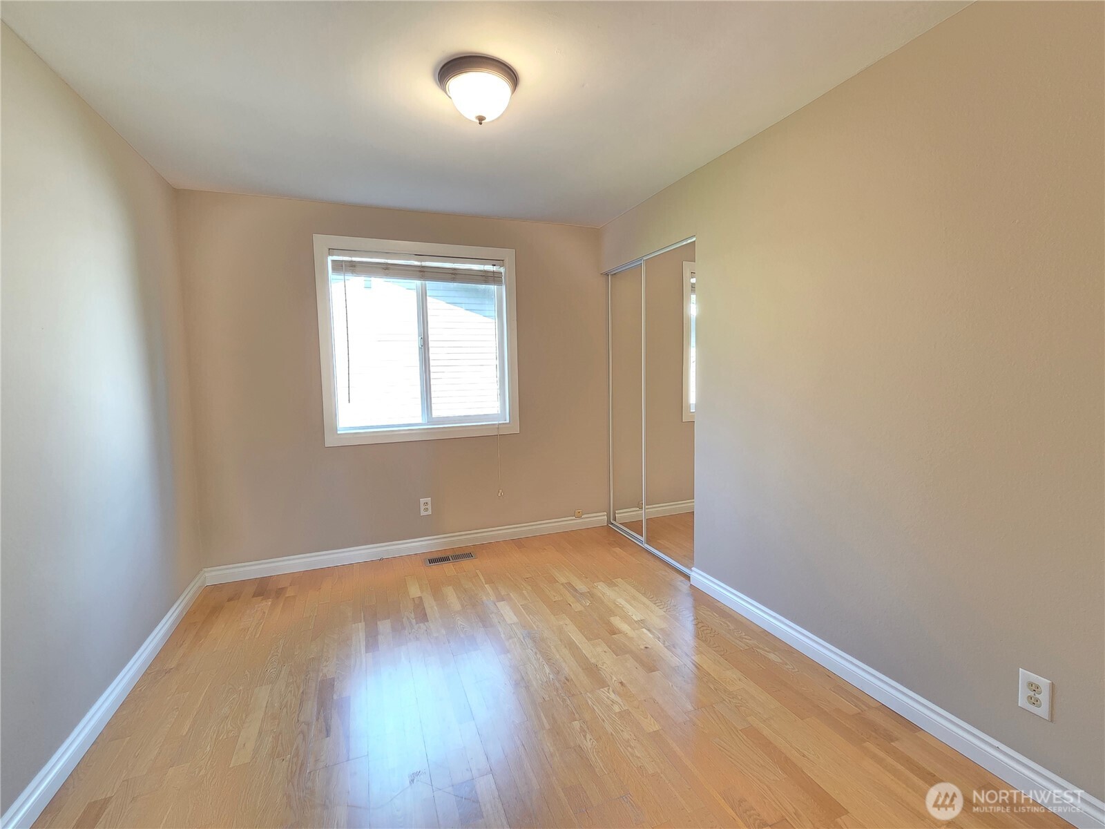 14028 92nd Place Property Photo 19