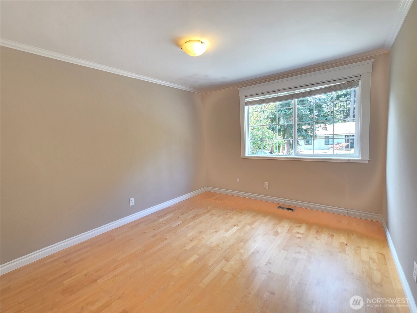14028 92nd Place Property Photo 23
