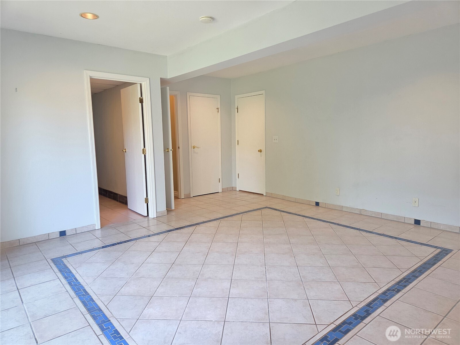 14028 92nd Place Property Photo 28