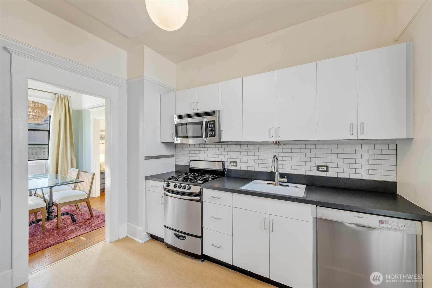 2614 E John Street Property Photo 6