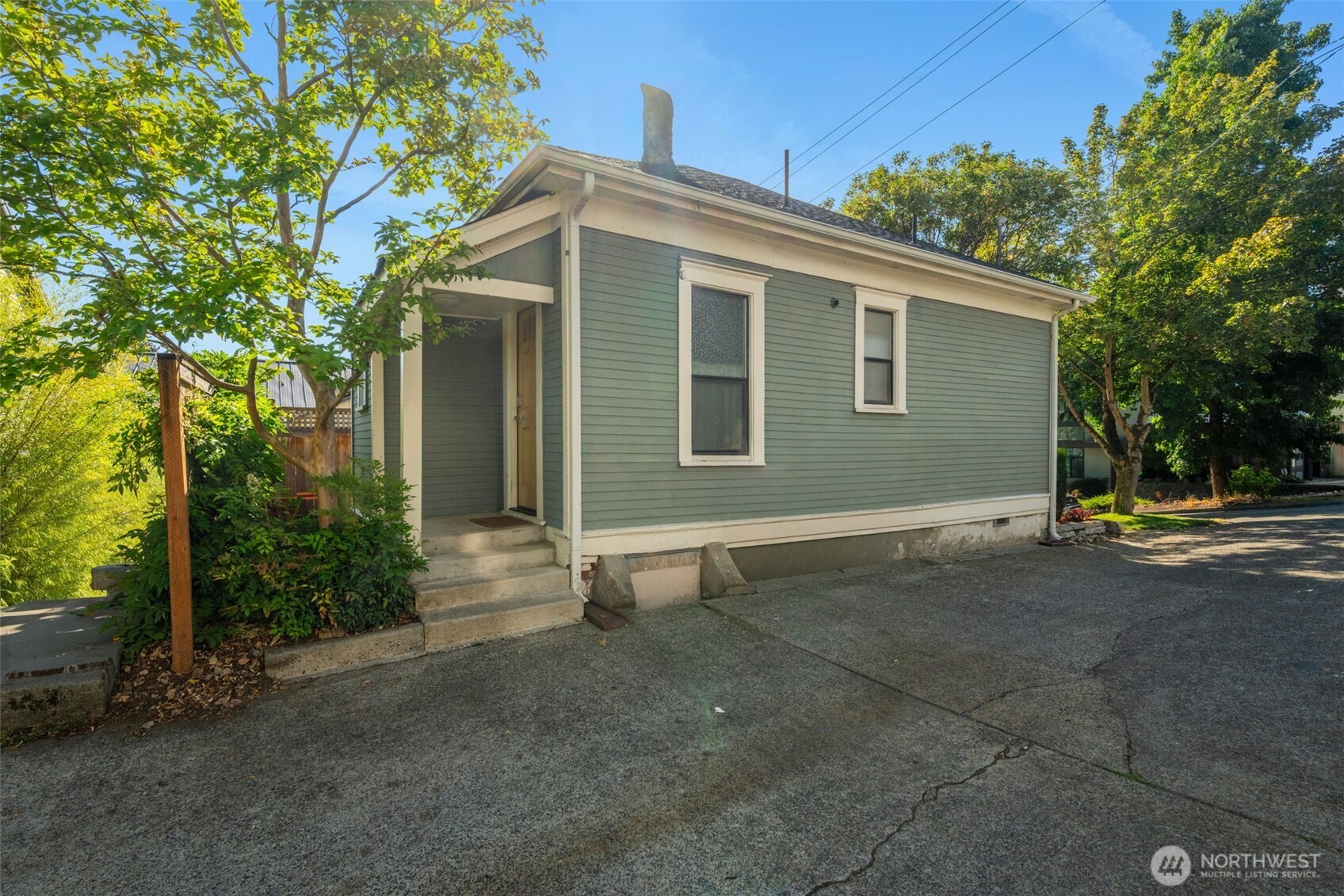 2614 E John Street Property Photo 13