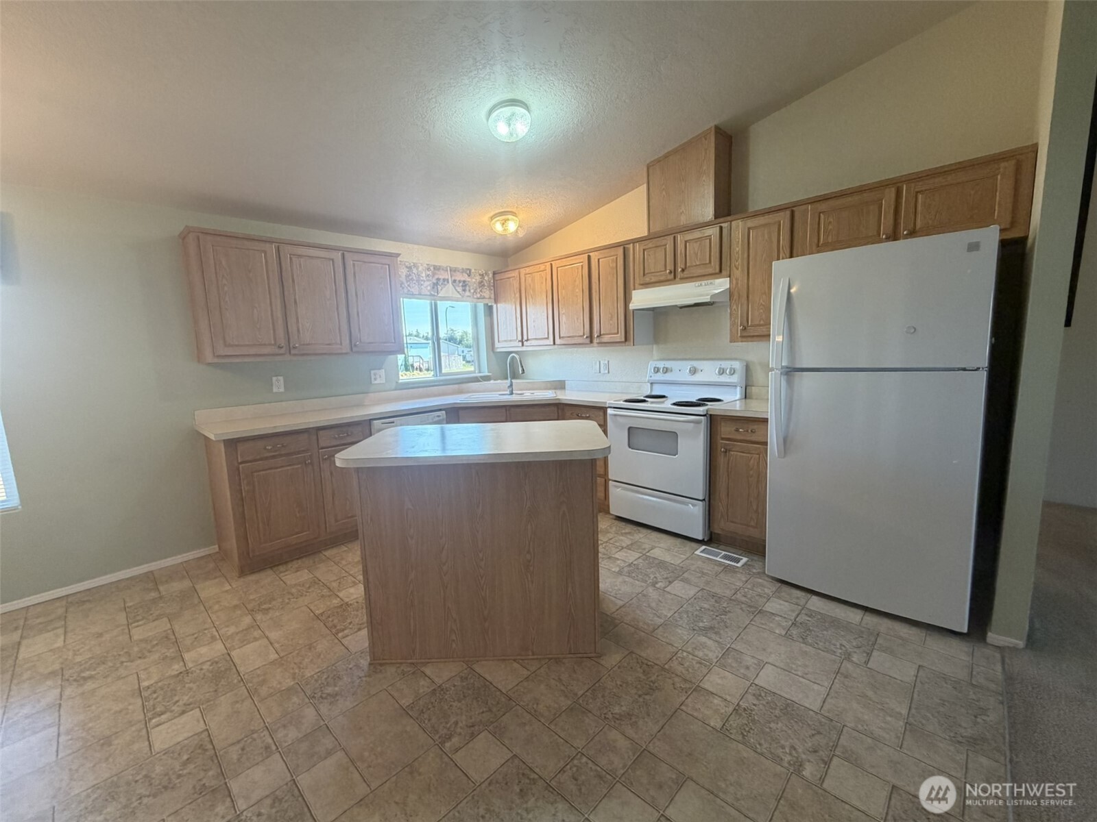 804 Rambling Road Property Photo 11