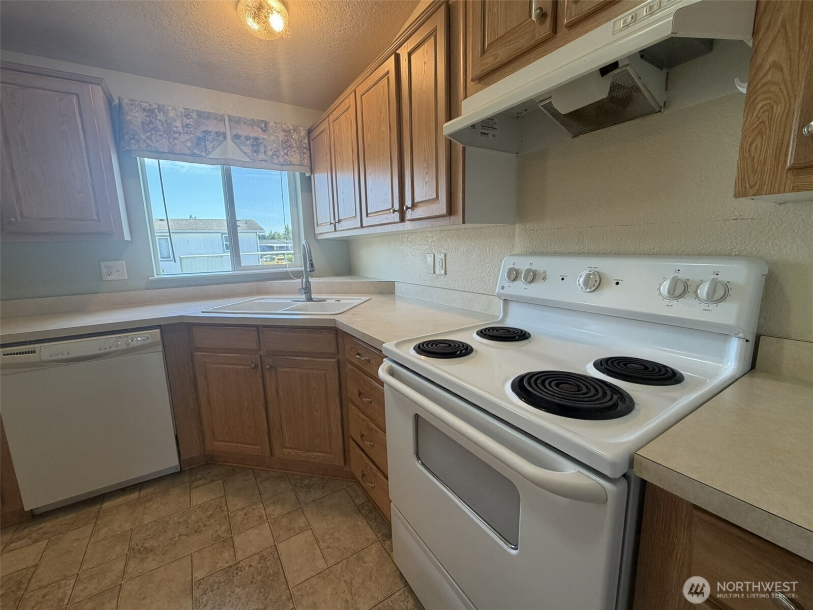 804 Rambling Road Property Photo 13