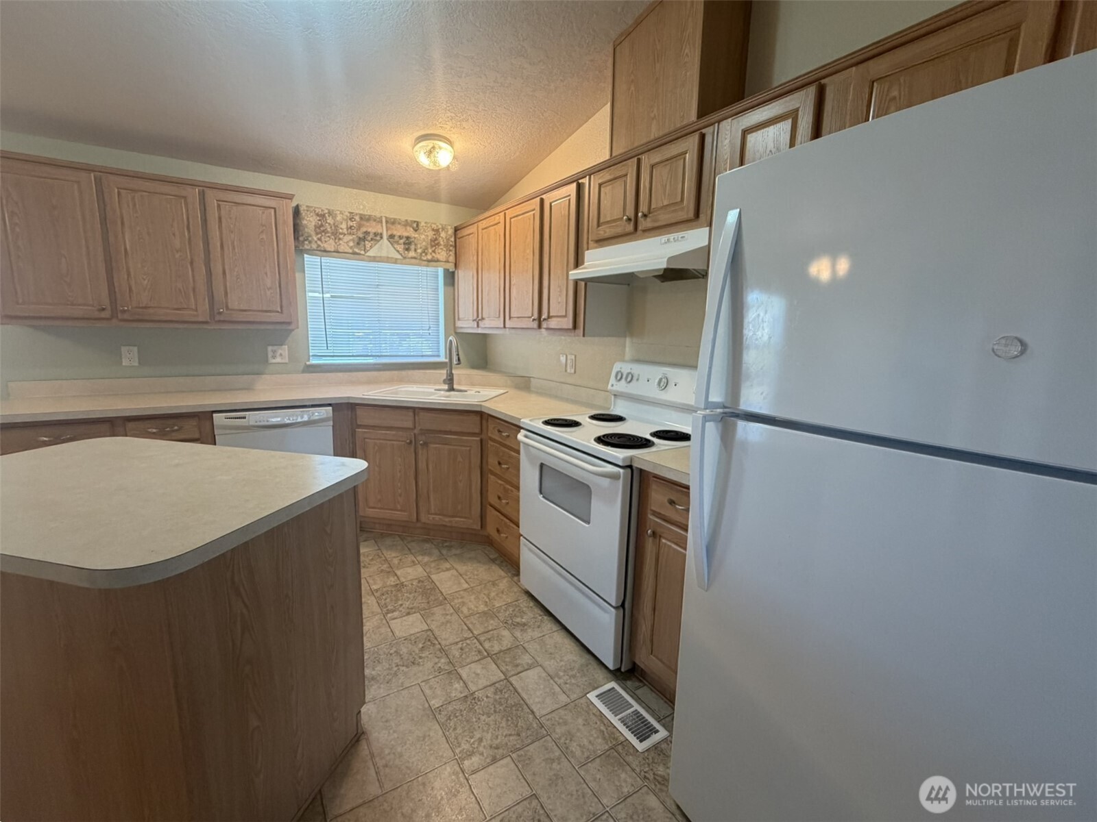 804 Rambling Road Property Photo 14