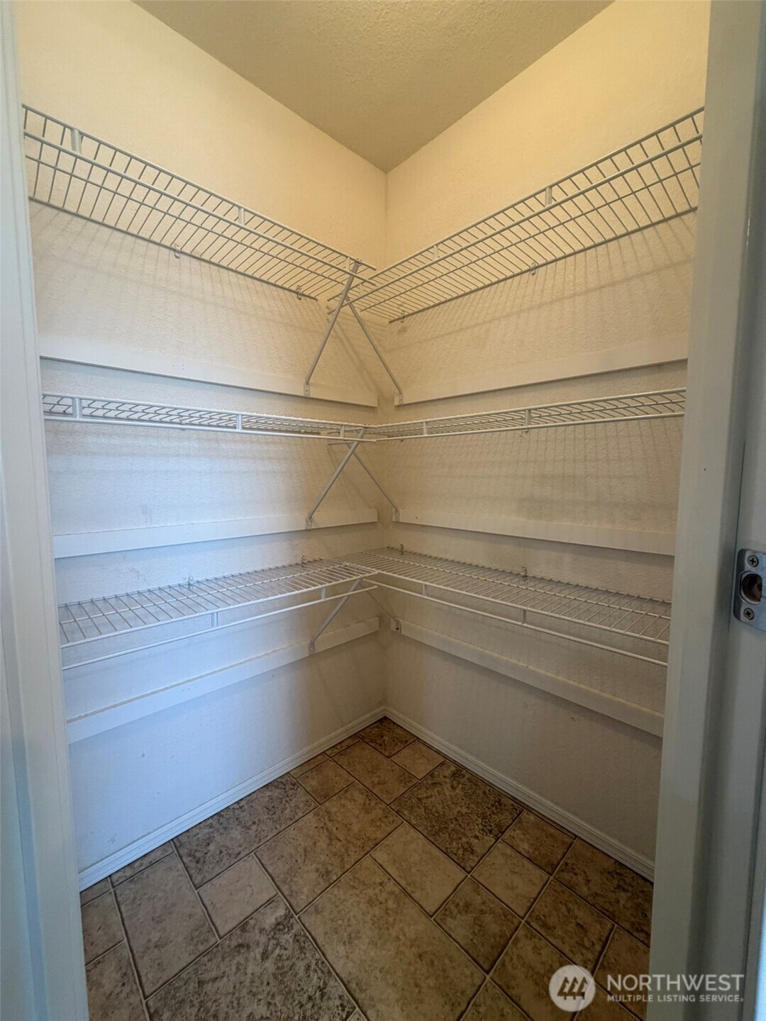 804 Rambling Road Property Photo 15