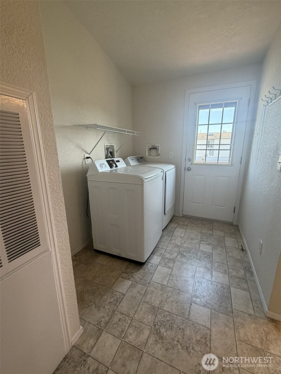 804 Rambling Road Property Photo 17