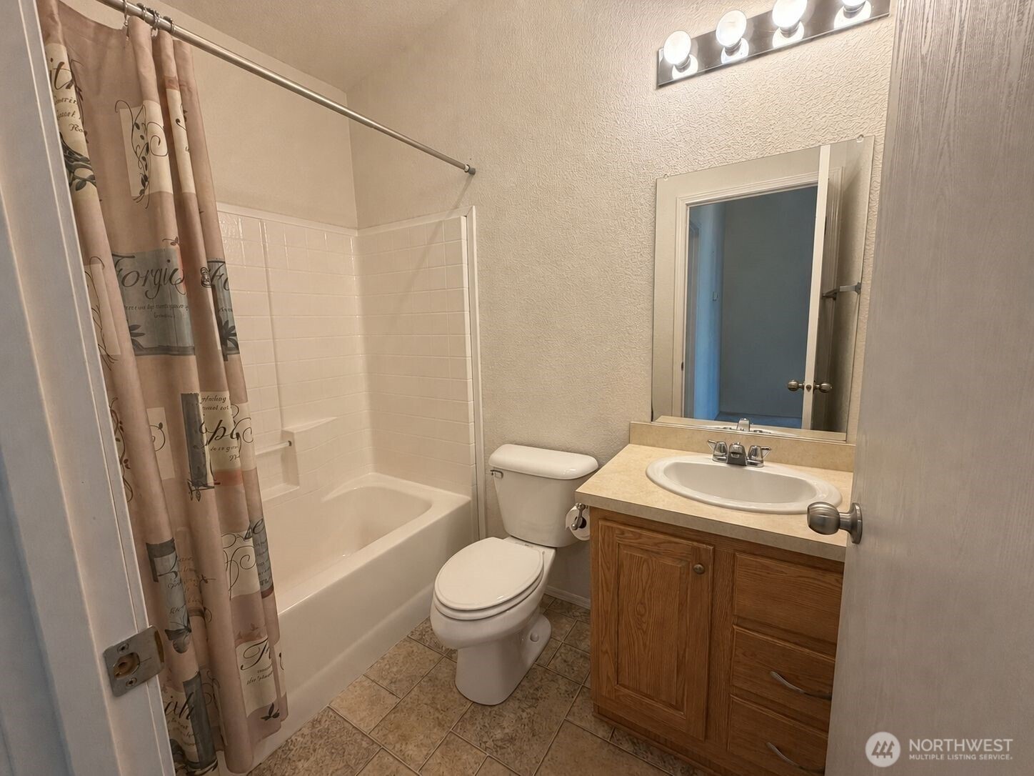 804 Rambling Road Property Photo 32