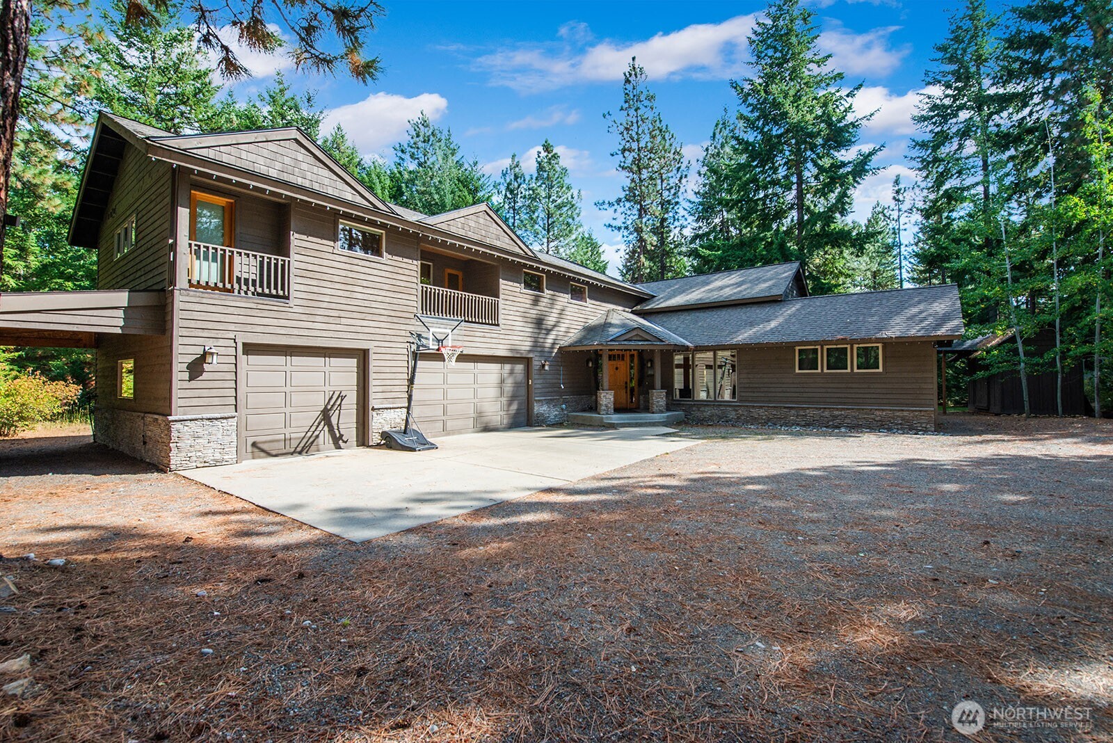 560 Evergreen Valley Loop