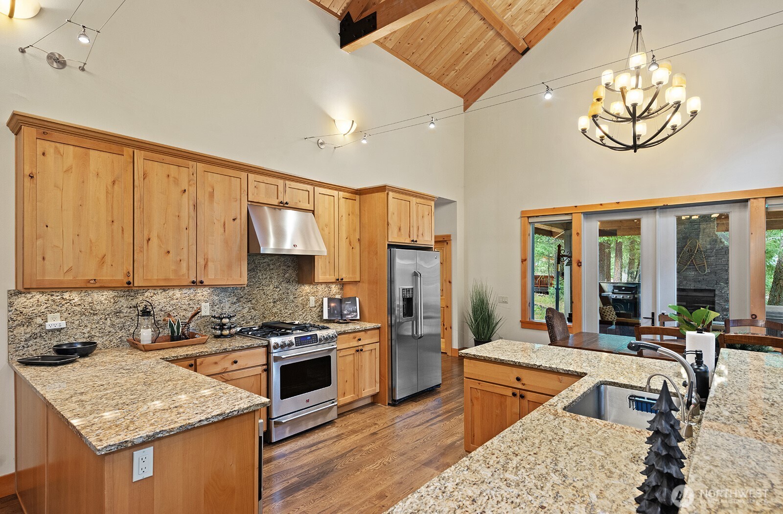 560 Evergreen Valley Loop Property Photo 9