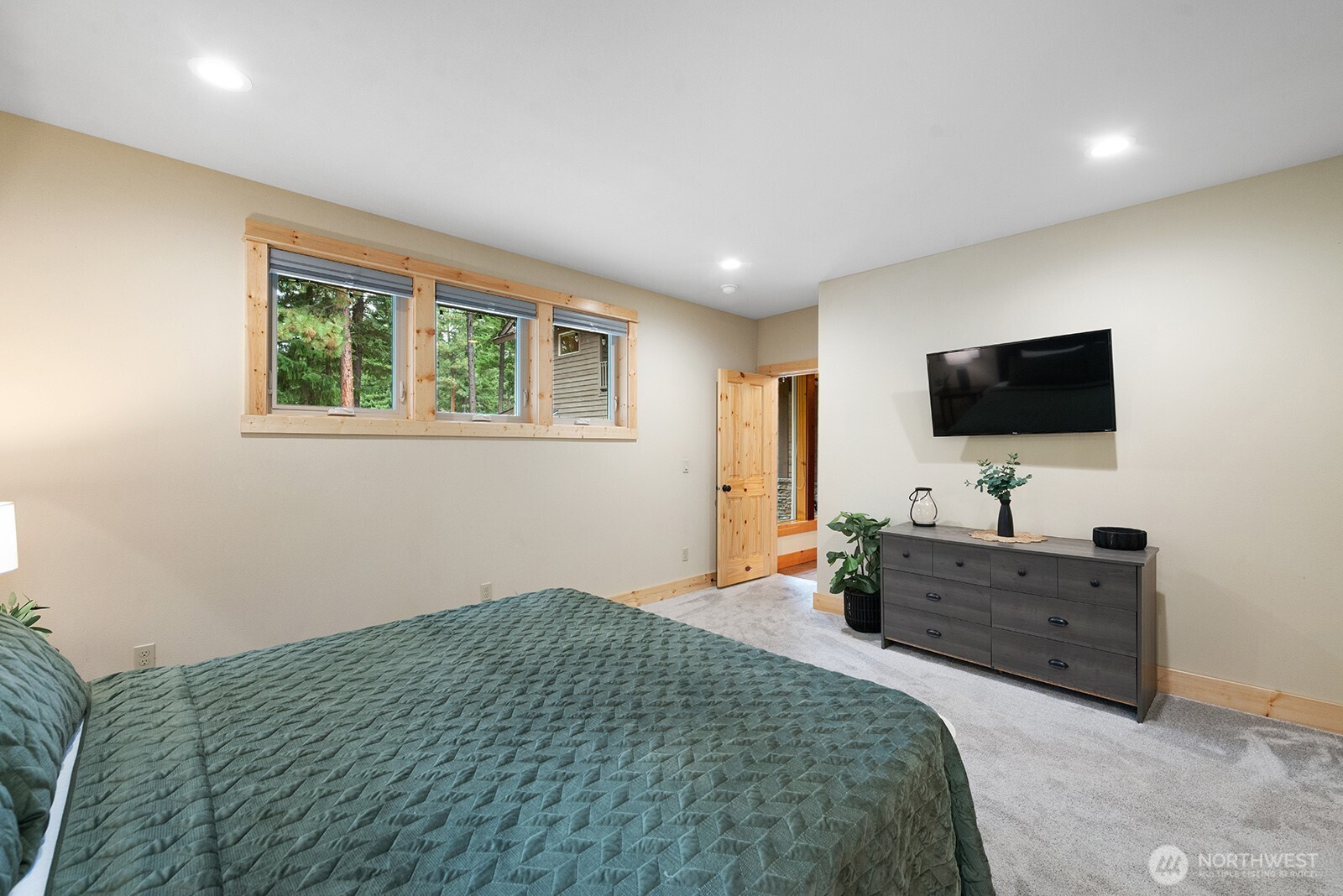 560 Evergreen Valley Loop Property Photo 18