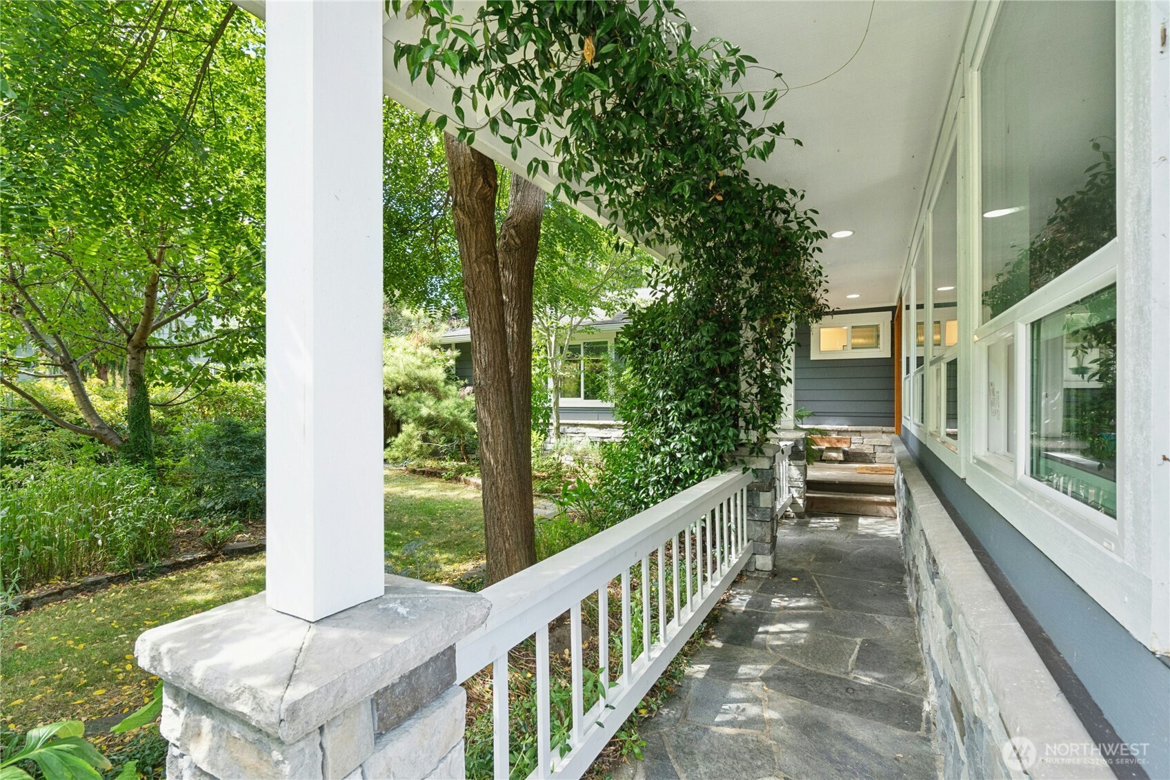 6910 62nd Drive Property Photo 2