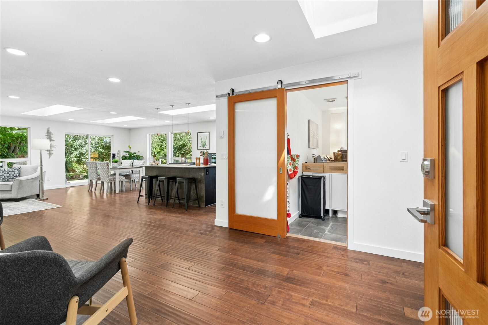 6910 62nd Drive Property Photo 4