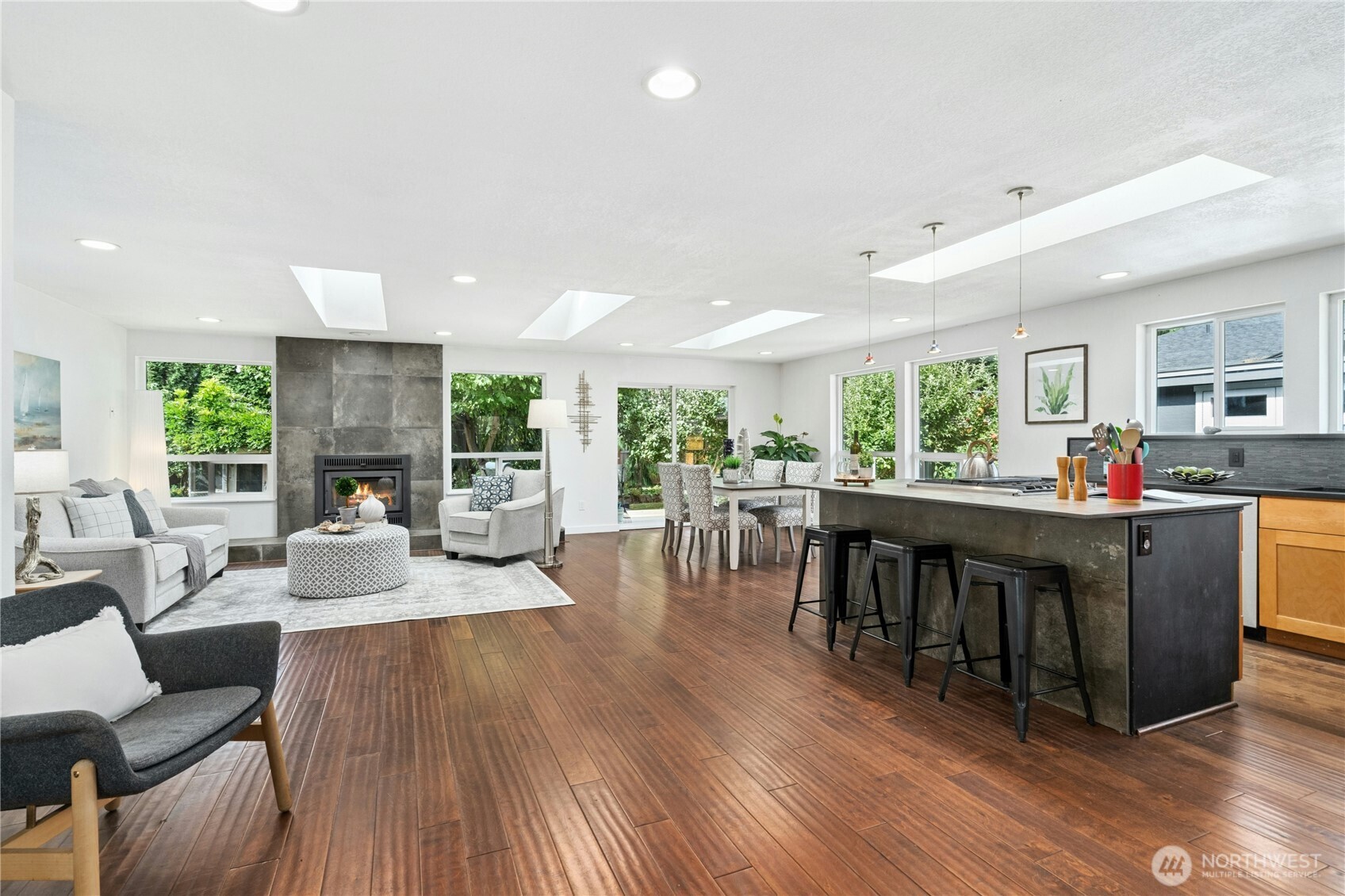 6910 62nd Drive Property Photo 8