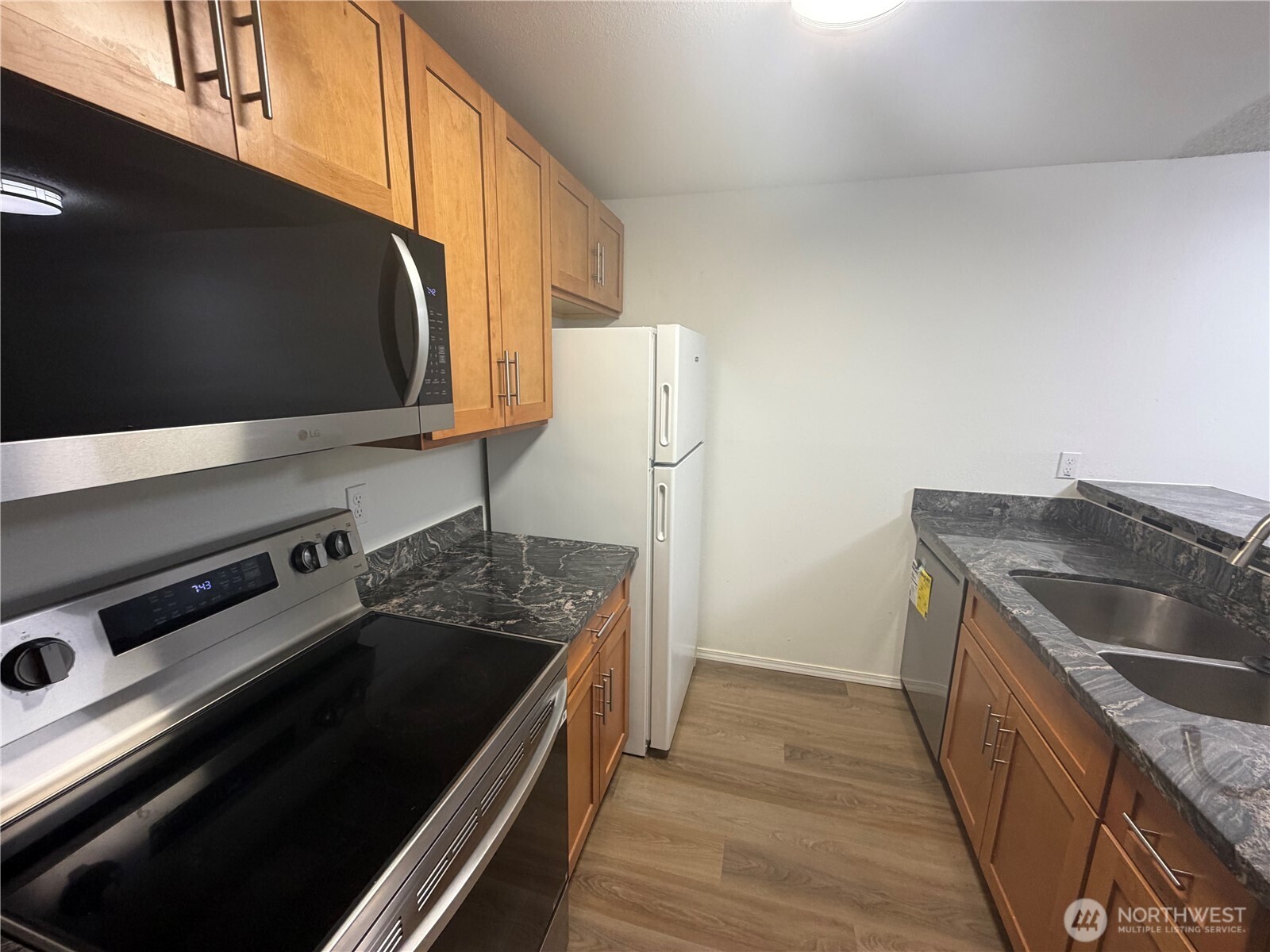 516 S 325th Street 20h Property Photo 6