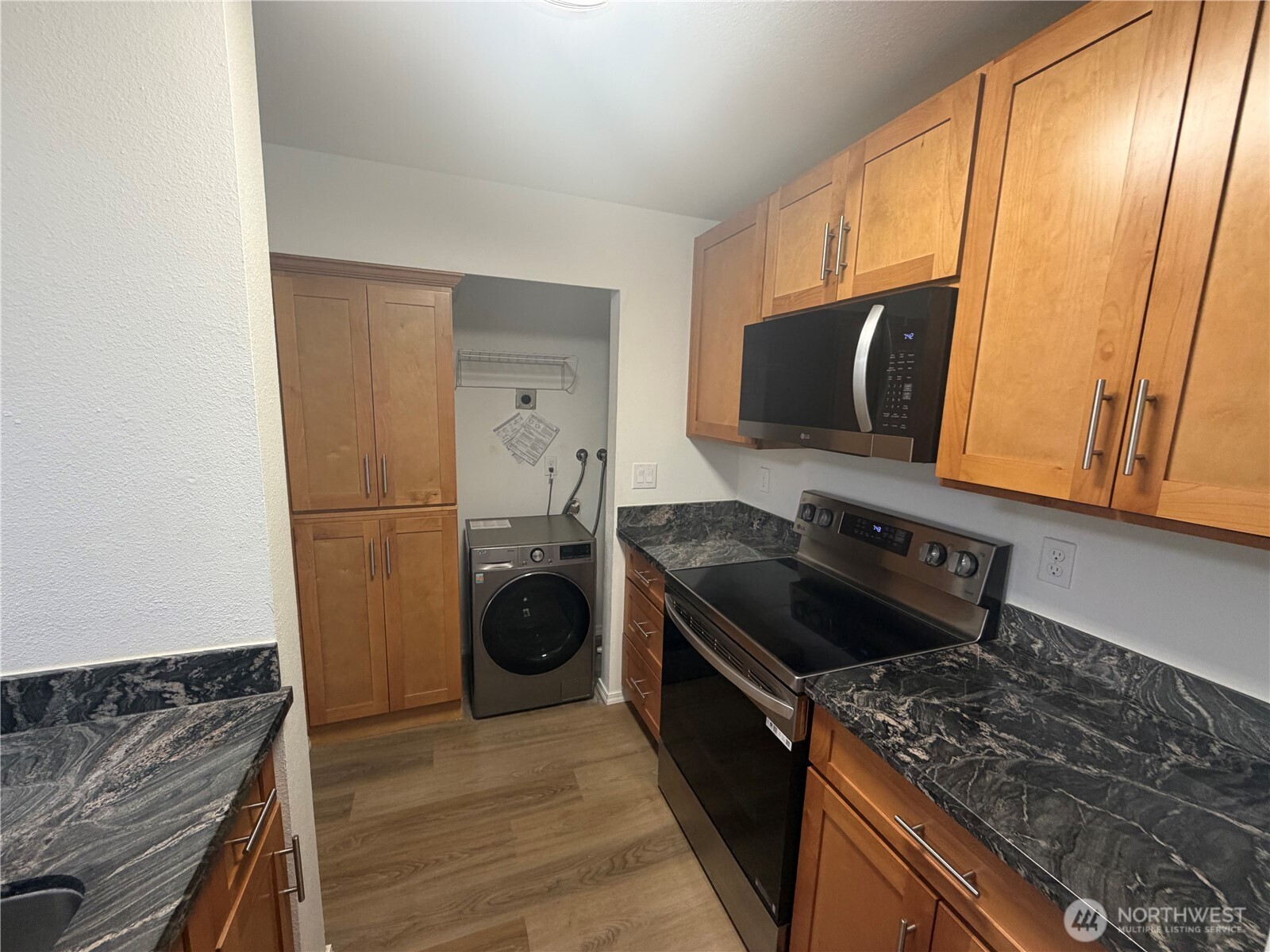 516 S 325th Street 20h Property Photo 7
