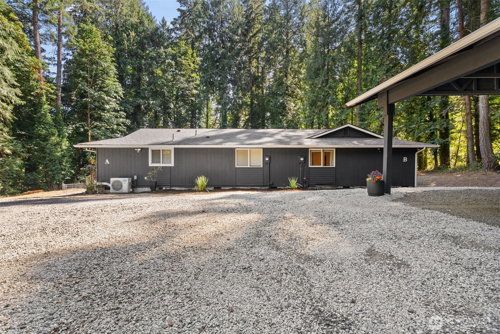 8306 94th Street A & B Property Photo 2