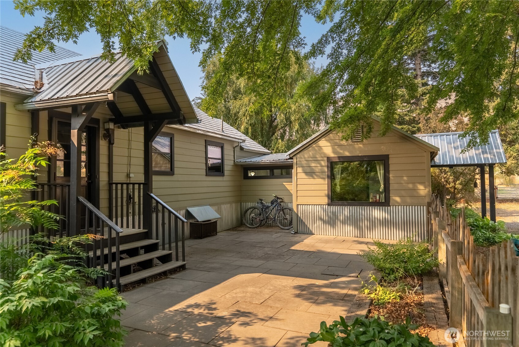 1102 Methow Valley Highway Property Photo 2