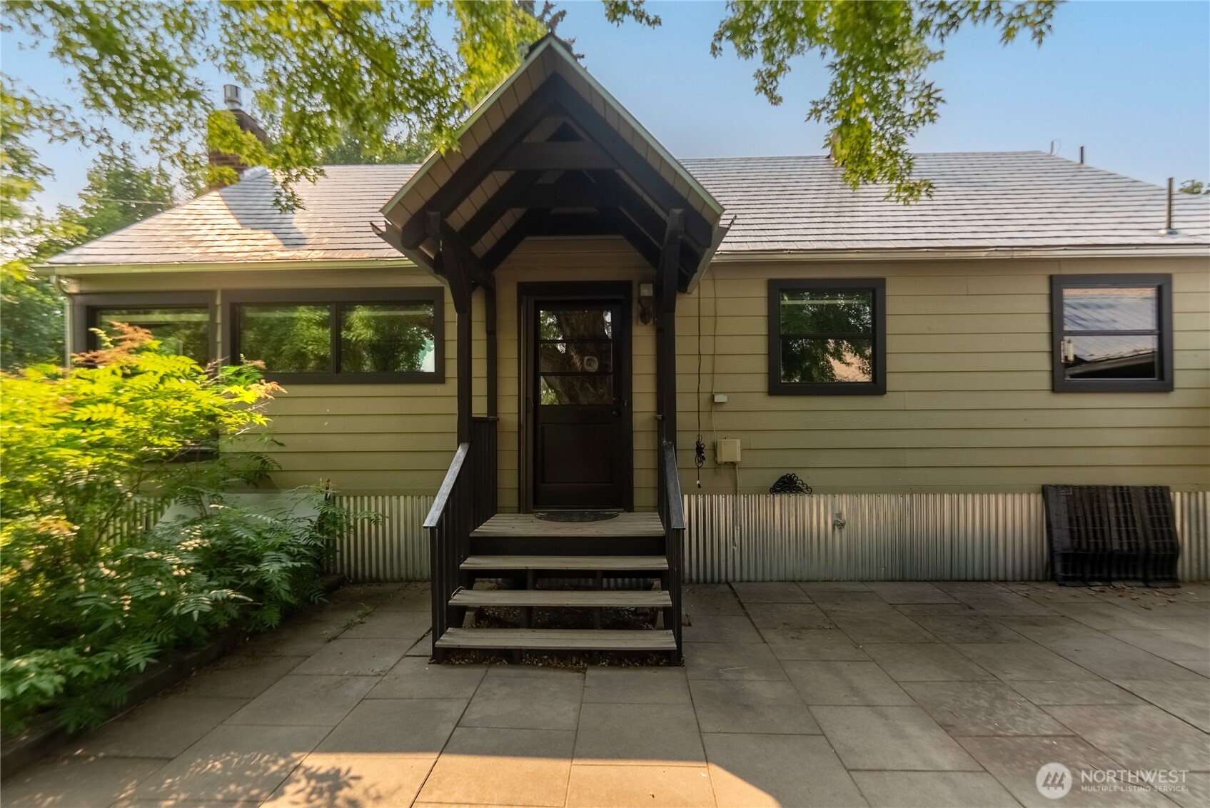 1102 Methow Valley Highway Property Photo 4