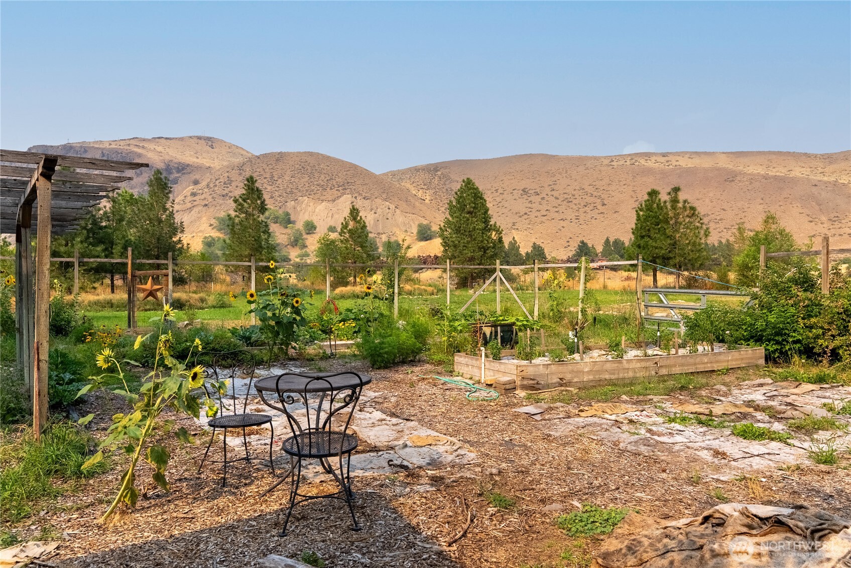 1102 Methow Valley Highway Property Photo 8