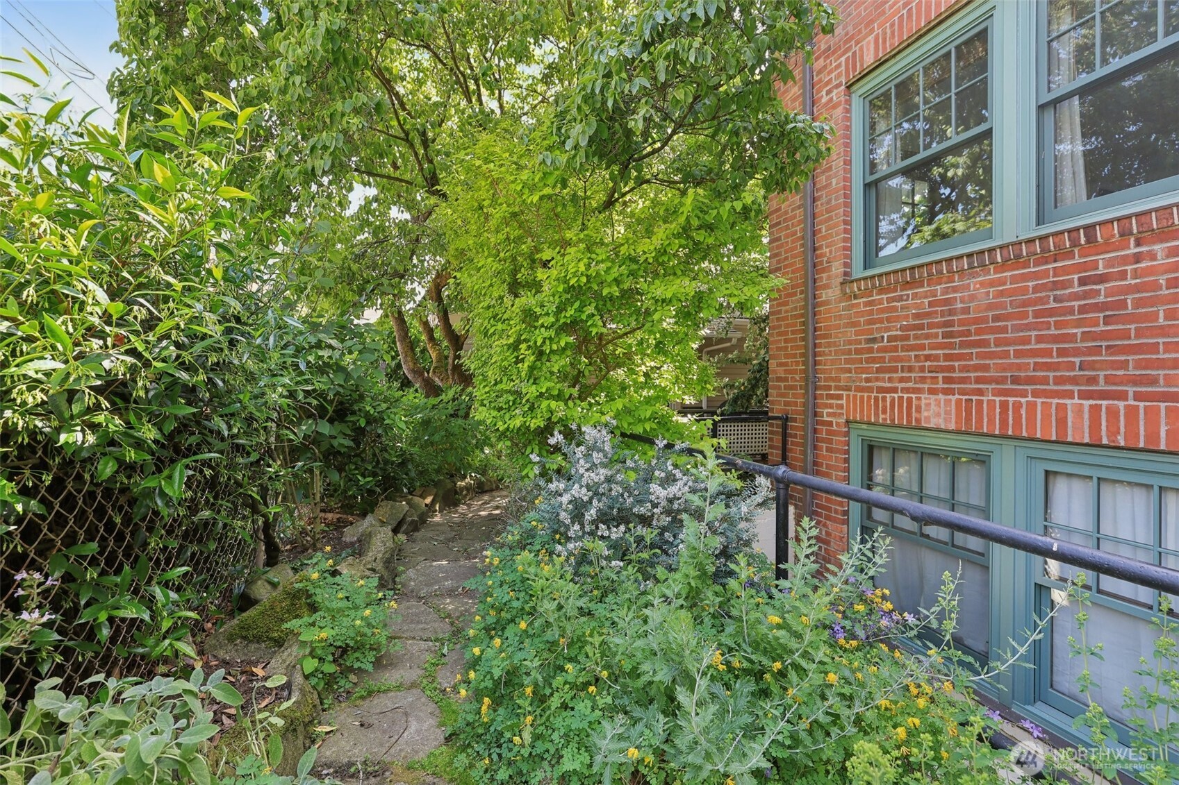 408 Bellevue Avenue 206 Property Photo 16