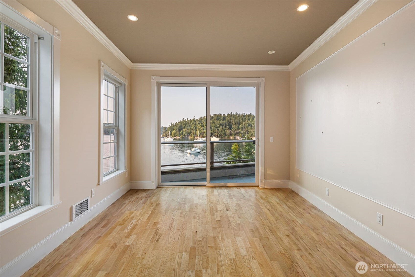 450 Warbass Way Property Photo 36