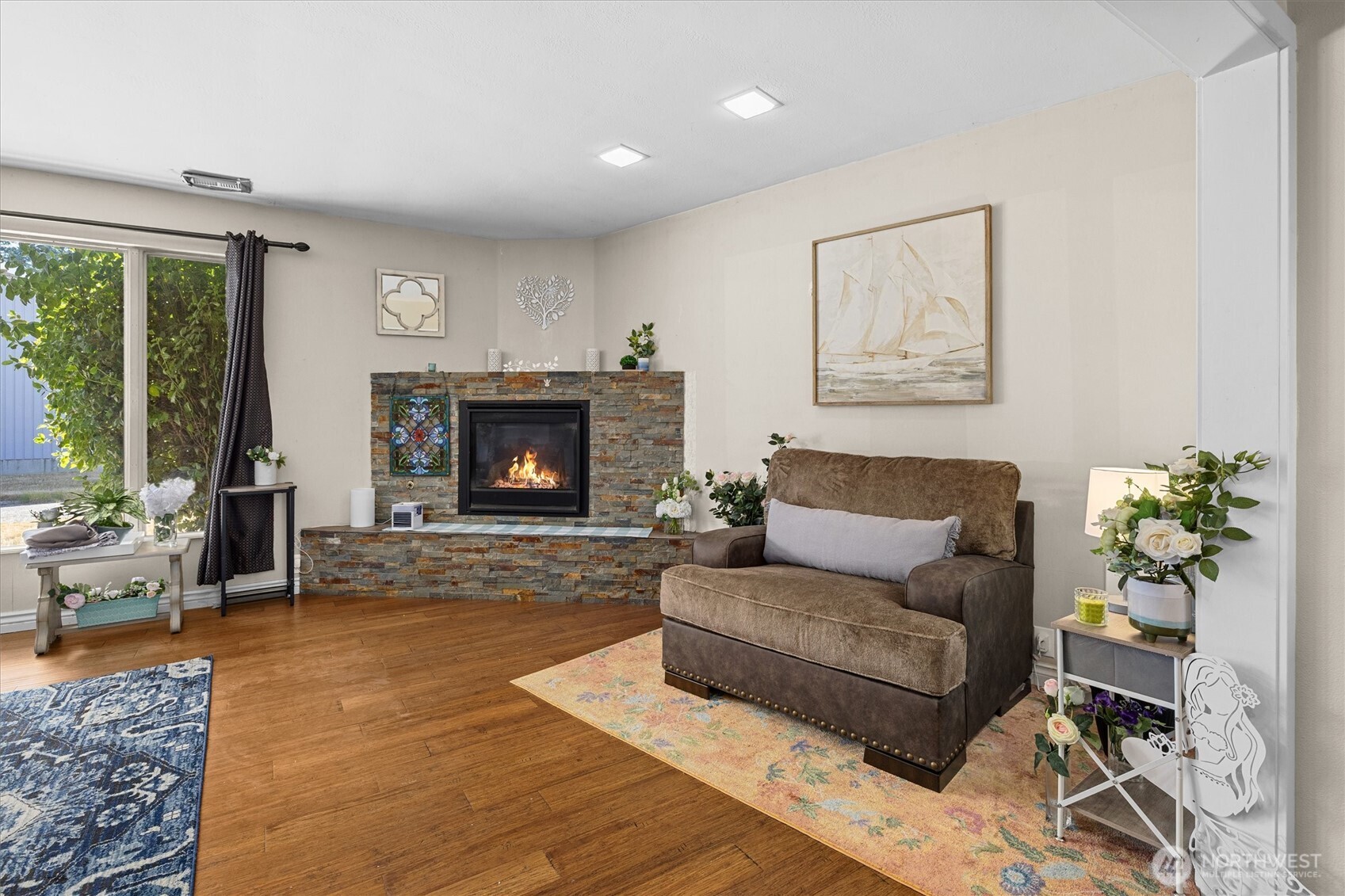 5025 Wilmington Avenue Property Photo 6