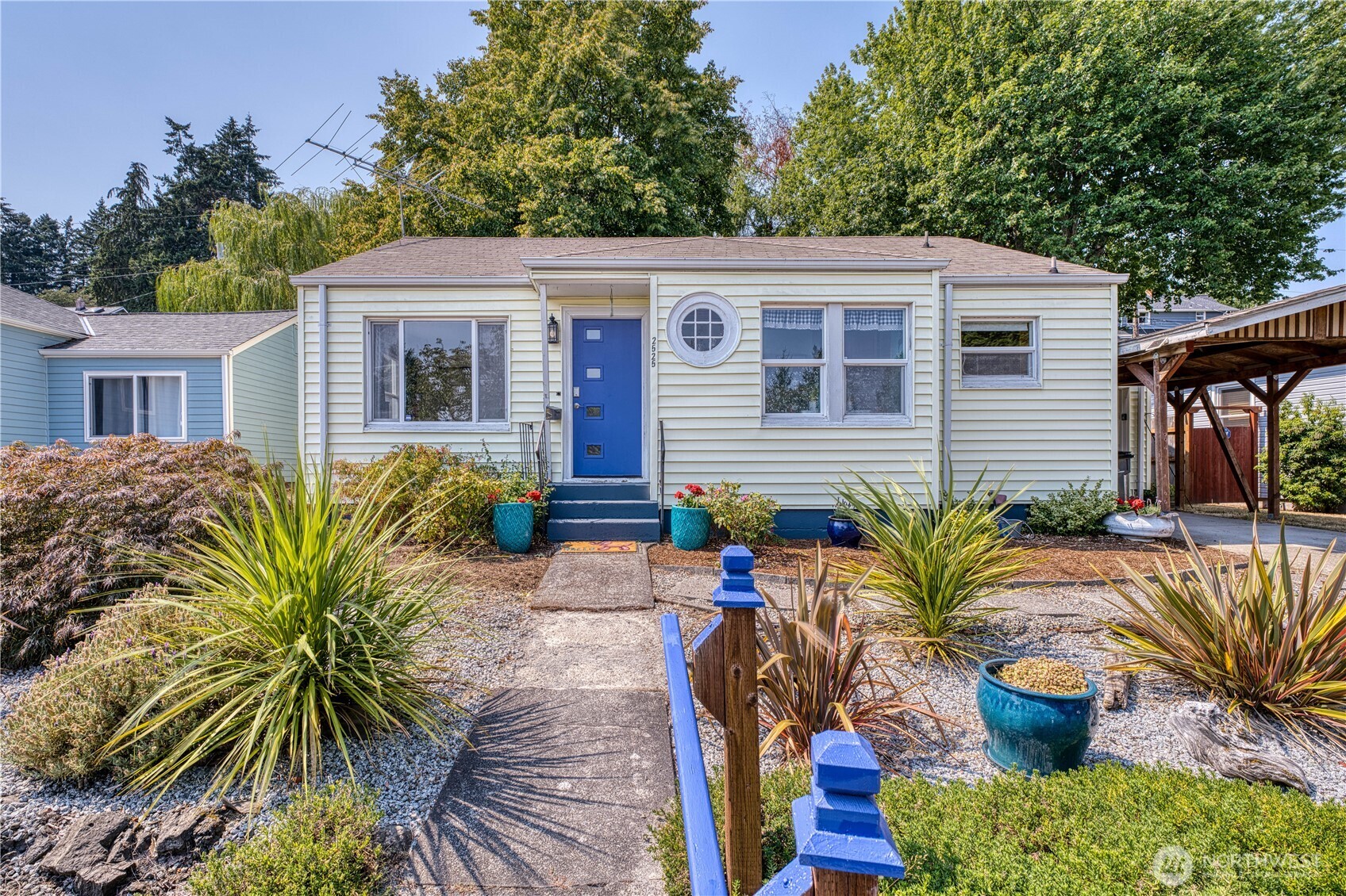 2525 Veldee Avenue Property Photo 1
