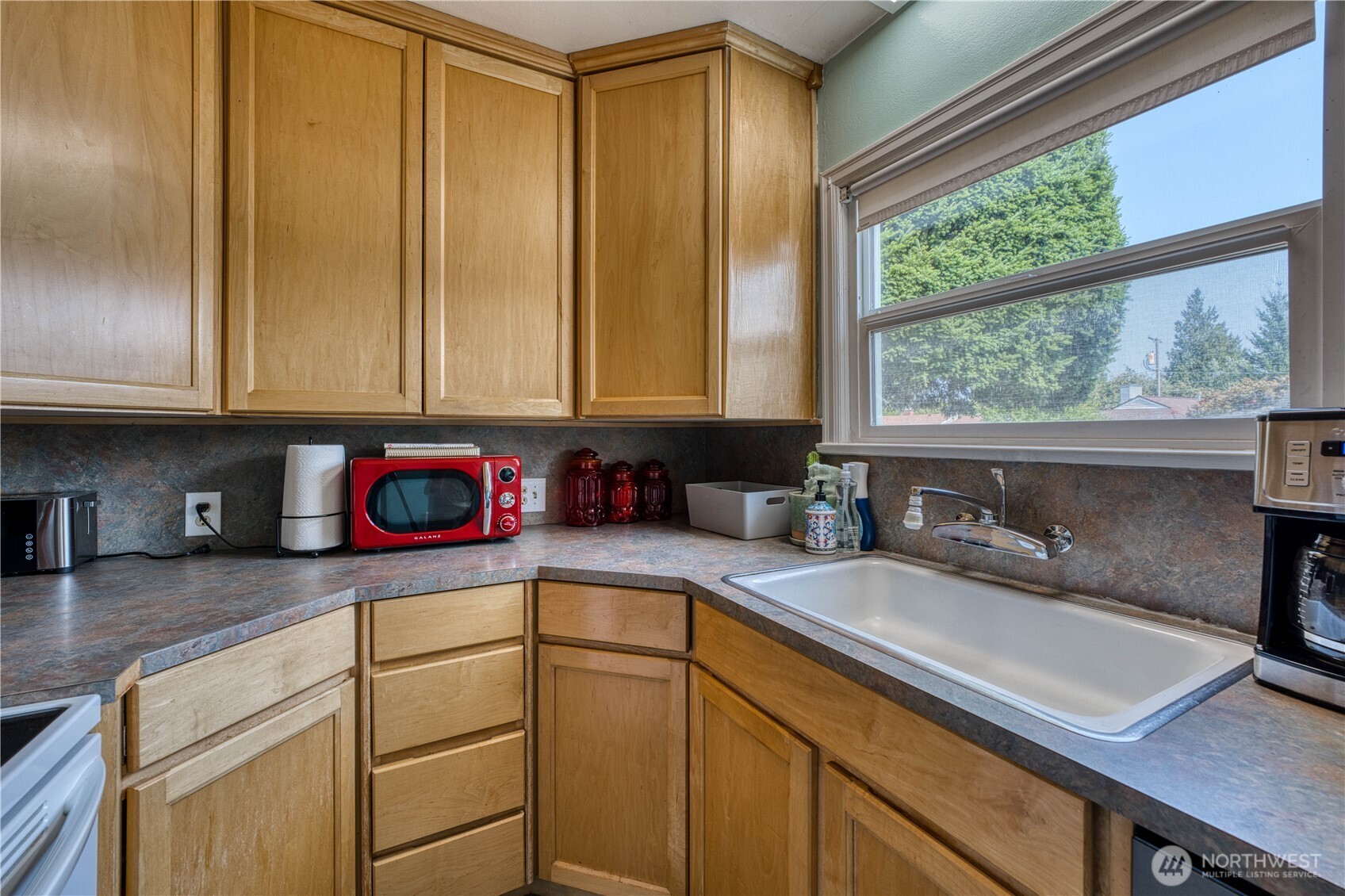 2525 Veldee Avenue Property Photo 7