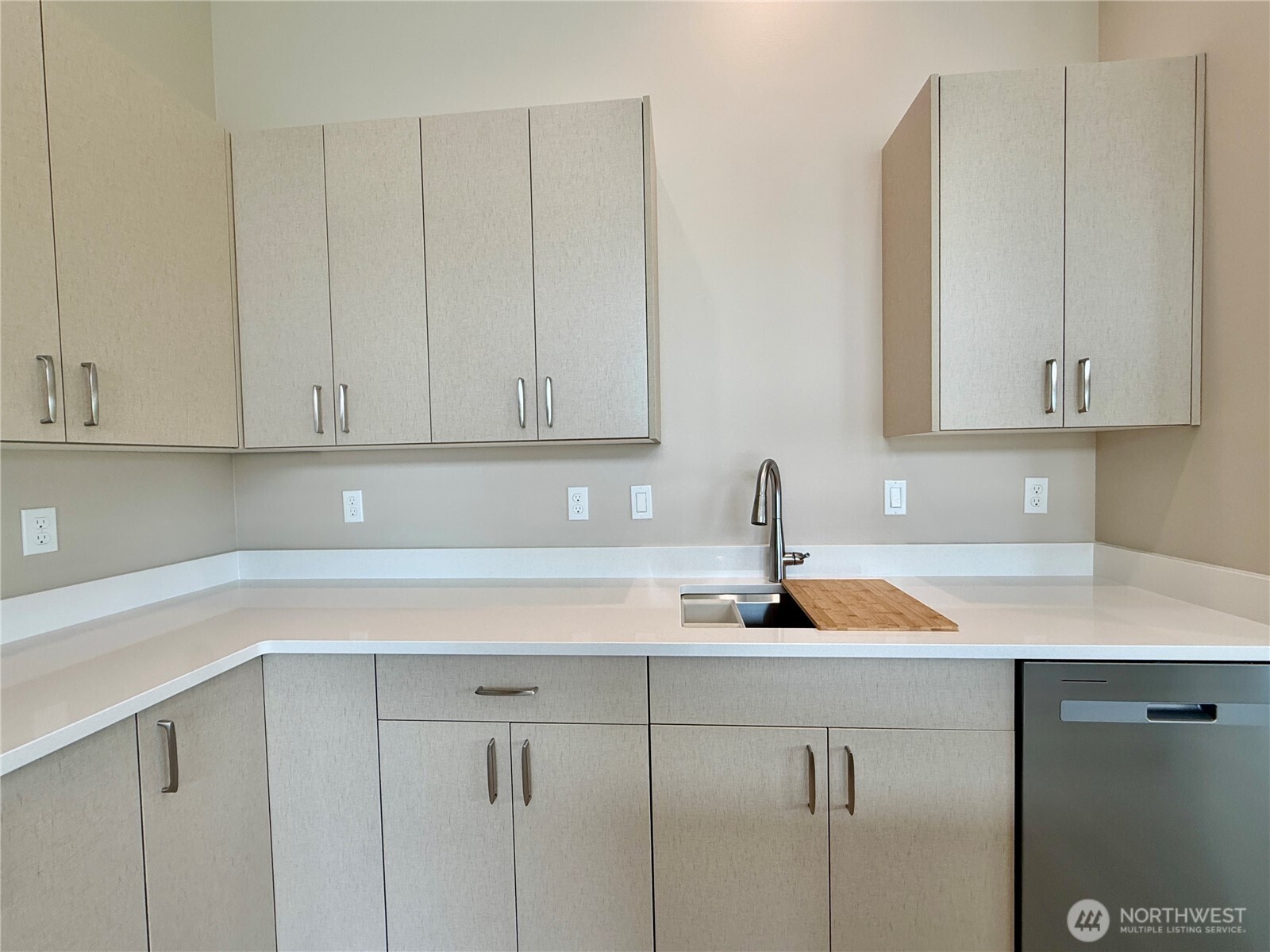 3804 Q Avenue Property Photo 5