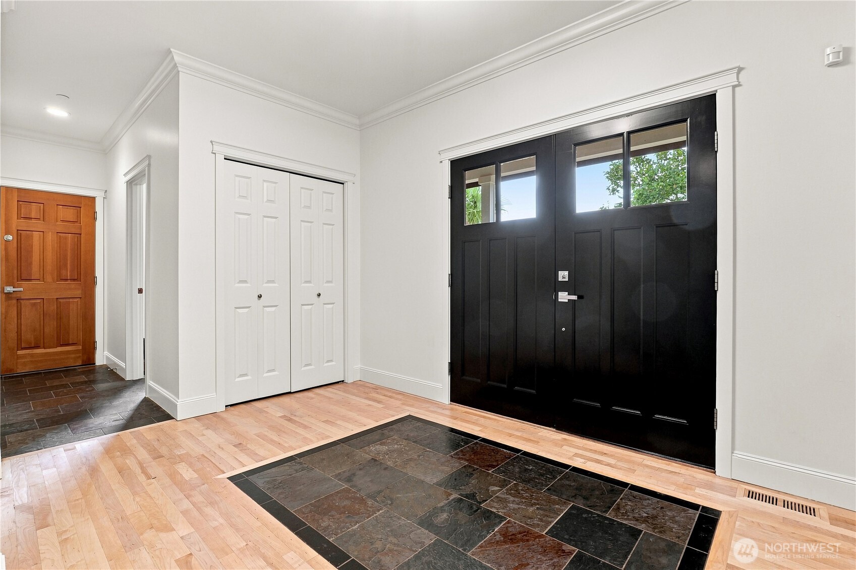 1020 5th Street Property Photo 2
